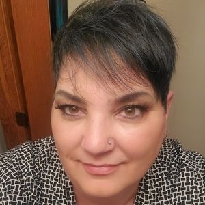 Meet your Posher, Traci